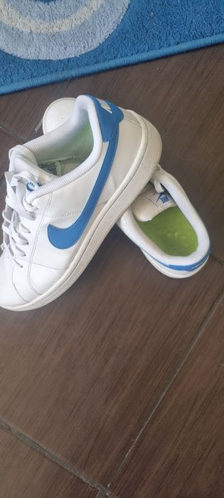 Adidasi nr 42,5  in stare excelentă.