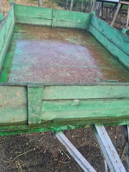 Trailer axa dubla pentru tractor stare buna   lungime 3m latime 2m