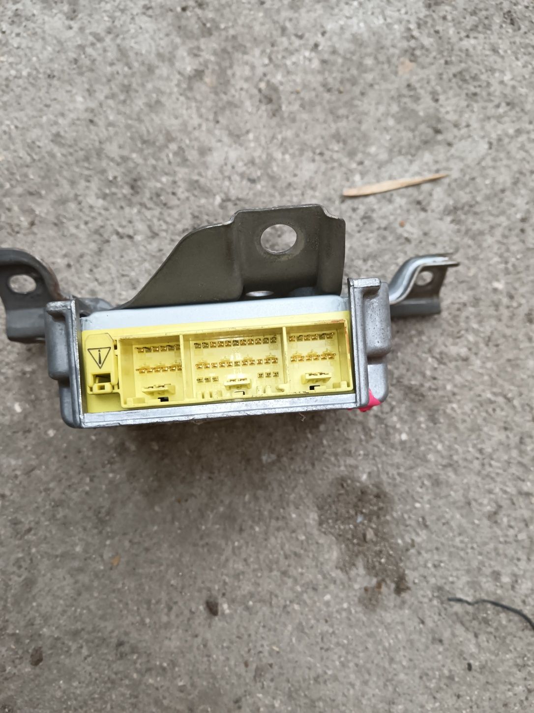 ECU Air Bag Toyota Land Cruiser 90