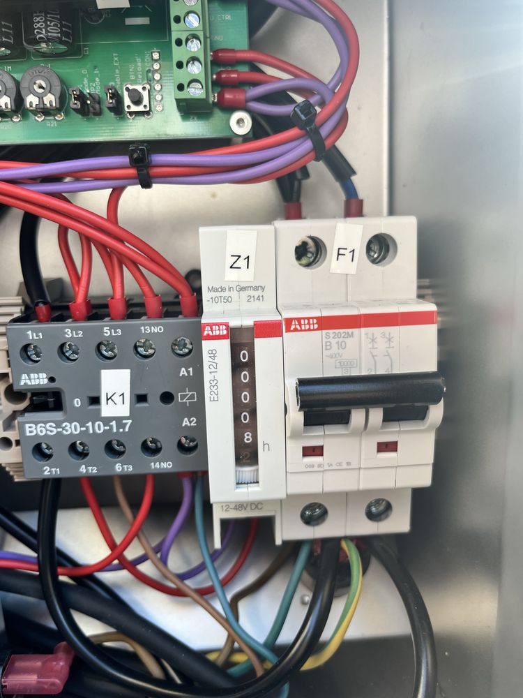 IC 110E Струйната обработка със сух лед