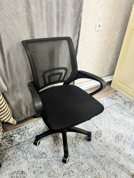 Продаю б/у Офисное кресло в отличном состоянии