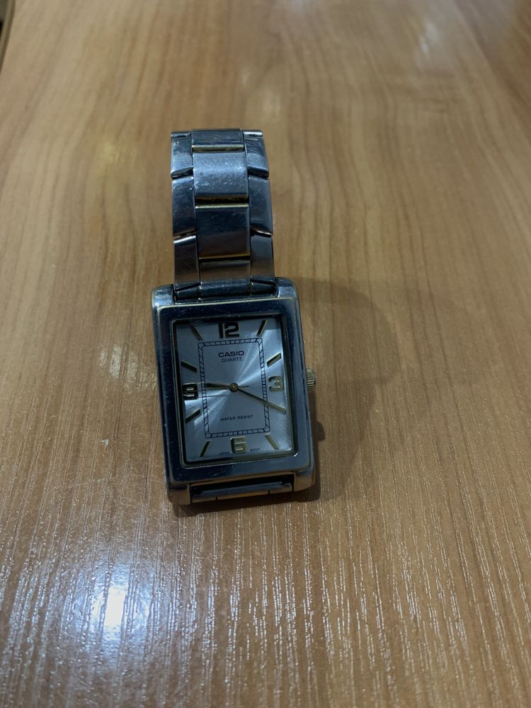 Продам часы кварцевые Casio