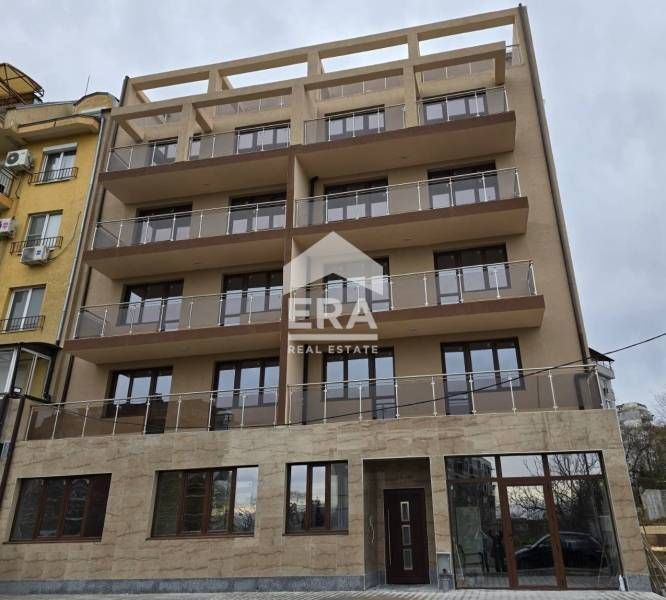 Тристаен ексклузивен апартамент за продажба, в новопостроена сграда в