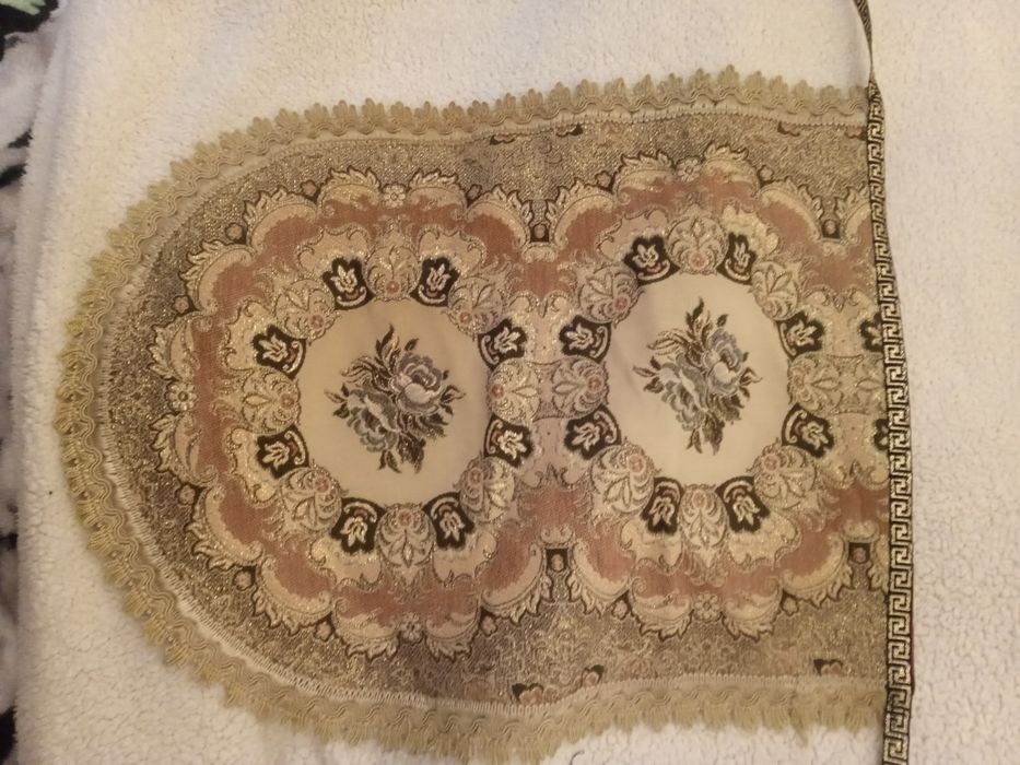 Vând poale pentru costum popular