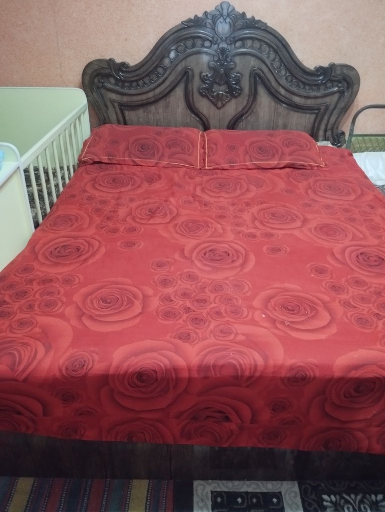 2kishilik divan sotiladi holati alo
