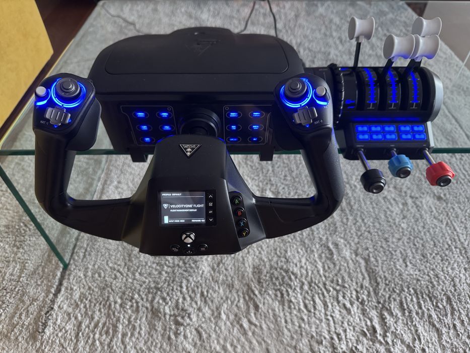 Turtle Beach VelocityOne Yoke si Flightdeck