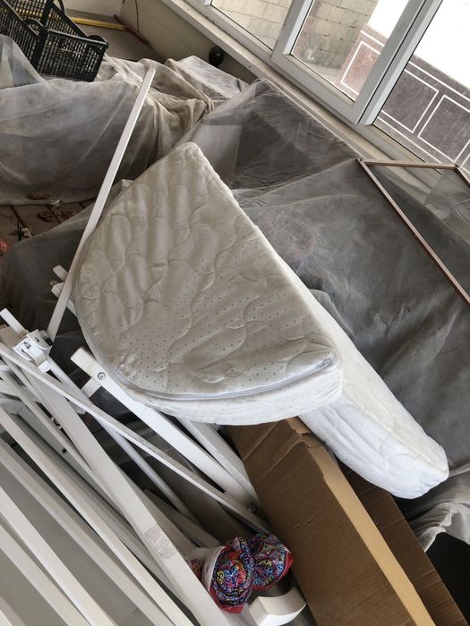 Манеж с подужками