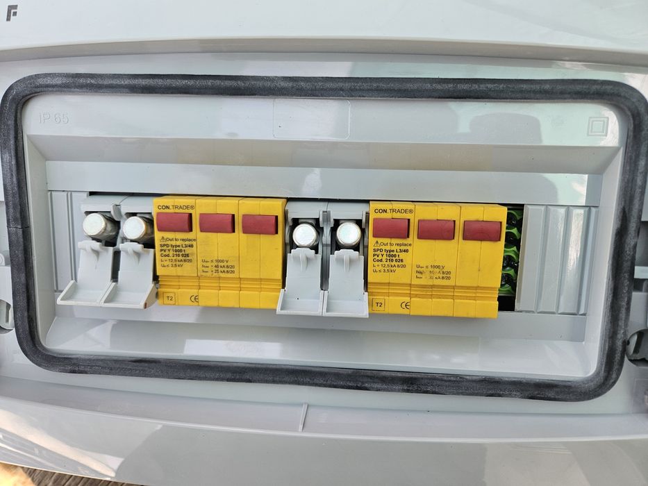 Tablou electric  sistem fotovoltaic  1000V - 2 stringuri