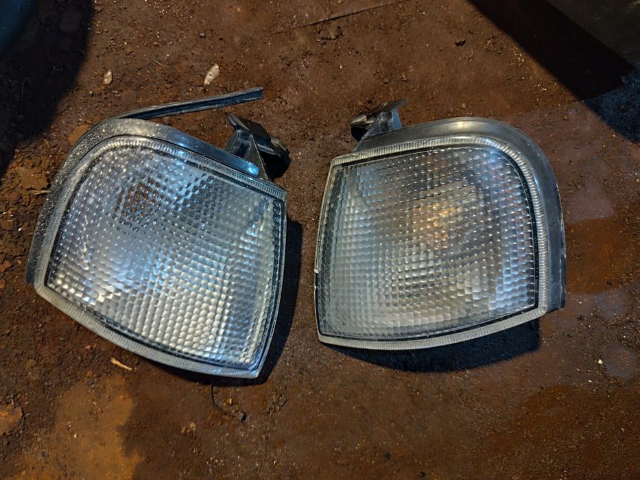 Поворотники передний Ниссан примера р10