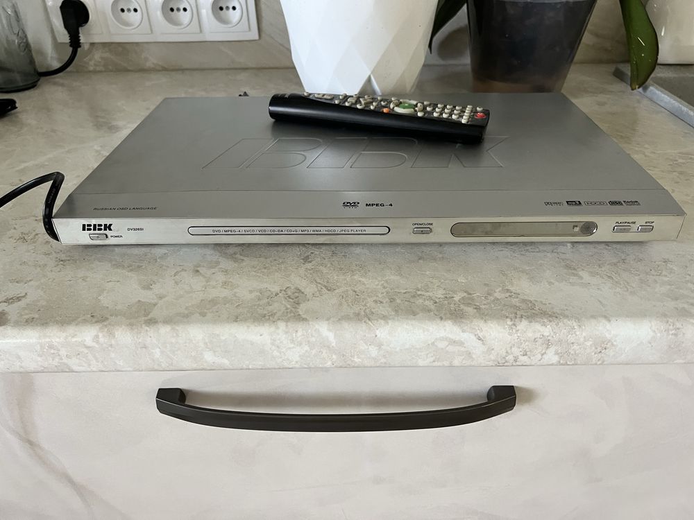 DVD BBK в отличном состояние