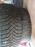 Продам резину зимнюю 215/55 R17