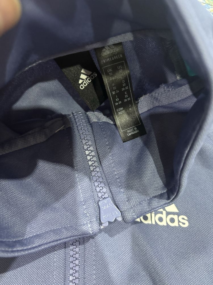 ADIDAS SPORTSWEAR Essentials  xs (32)