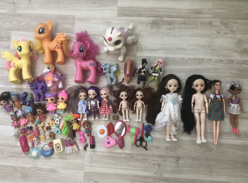 Продам очень много игрушек даром!