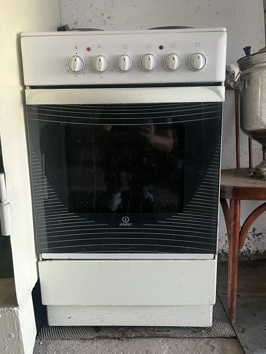 Продам электроплиту