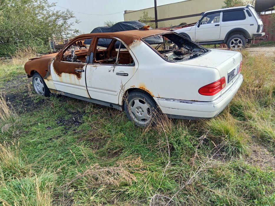 Запчасти Мерседес 190и124и202и210