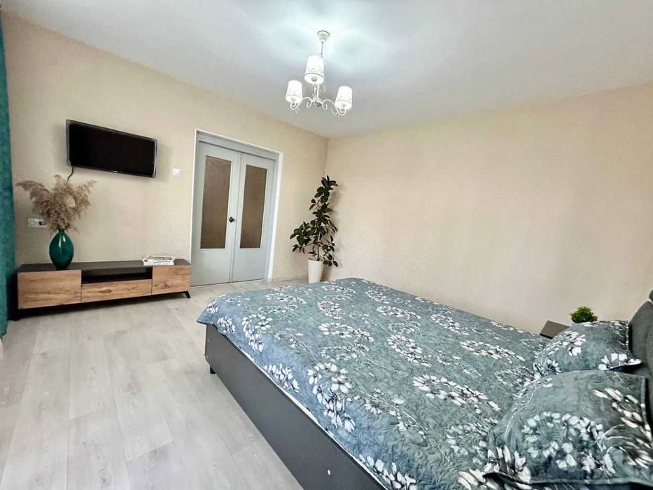 Тристаен имот в Дървеница