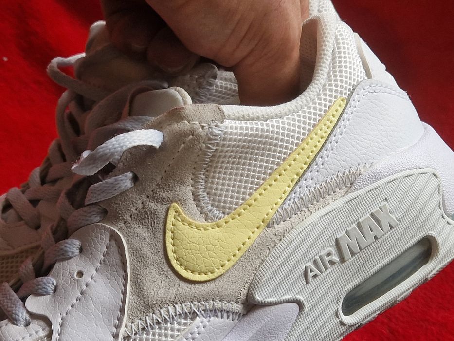 Adidasi dama Nike ,