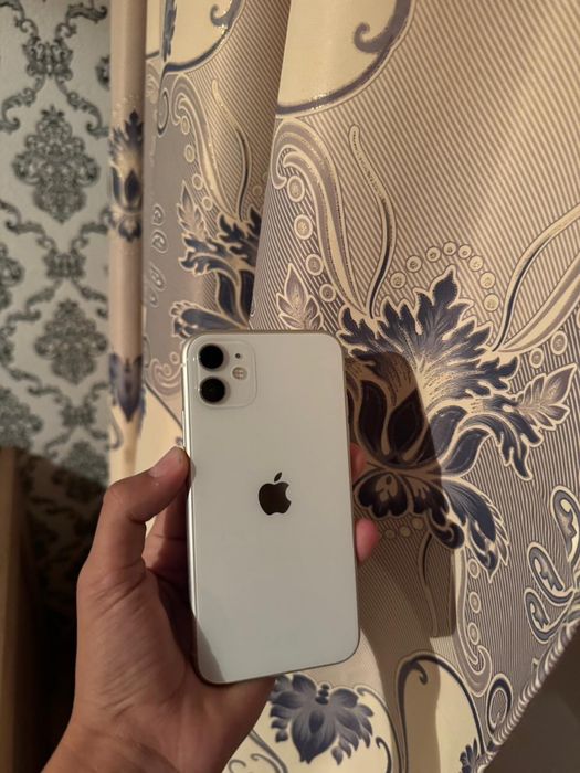 Продам Айфон 11 64 гб