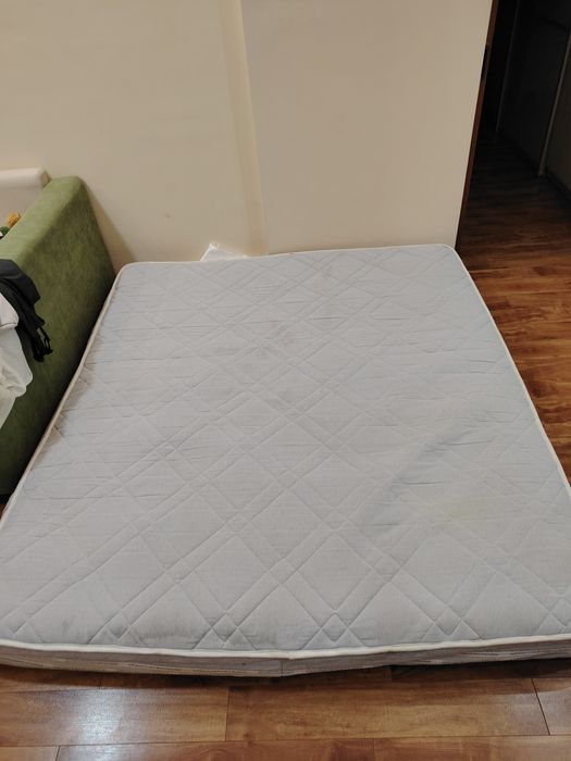 Отдам матрас 180х200 бесплатно