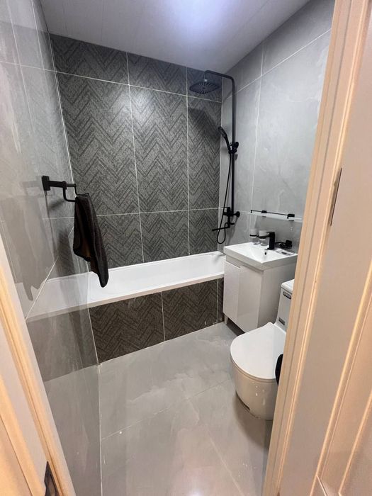 Продаю квартиру в центре 2-х комнатную Парк Бобура 55м2 Аския Базар