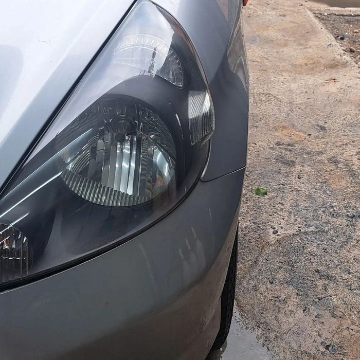 Полиране на Автомобили и фарове.