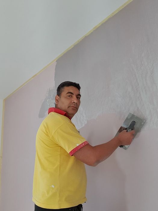 Zugrav, faiantar, electrician.