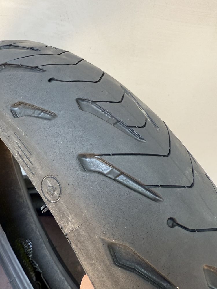 120/70/17 Michelin road 5 dot 2021