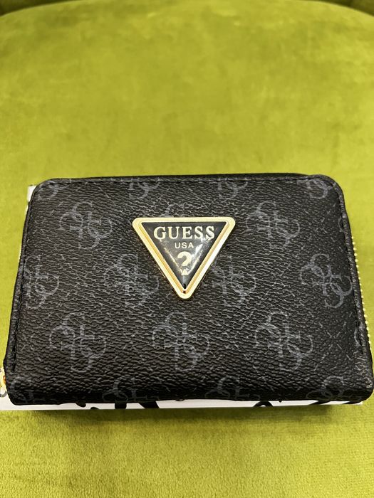 Portofel dama Guess culoare inchisa