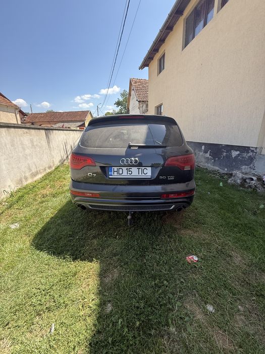Vand audi Q7 ,mai multe detalii la numarul de telefon