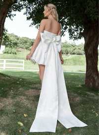Бяла/булчинска рокля
