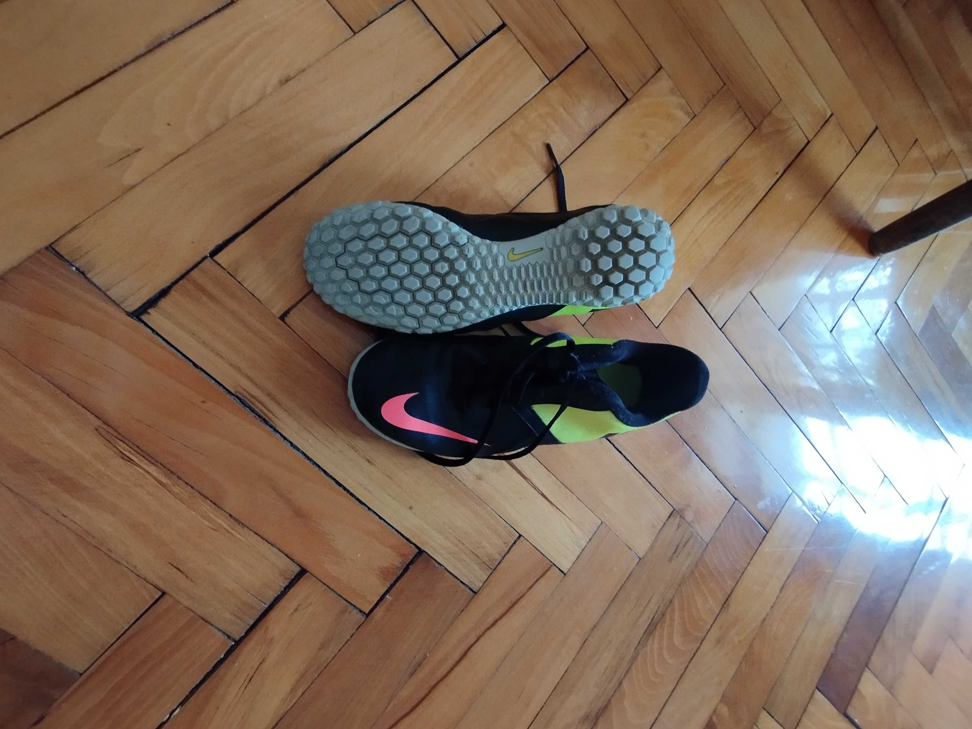 Футболни стоножки Nike