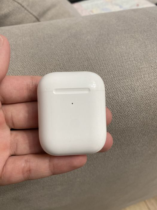 Продам оригинальные айрподсы 2