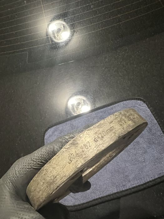 Фланци с болтове 20мм за БМВ Е39, Х5 Е53, Е70