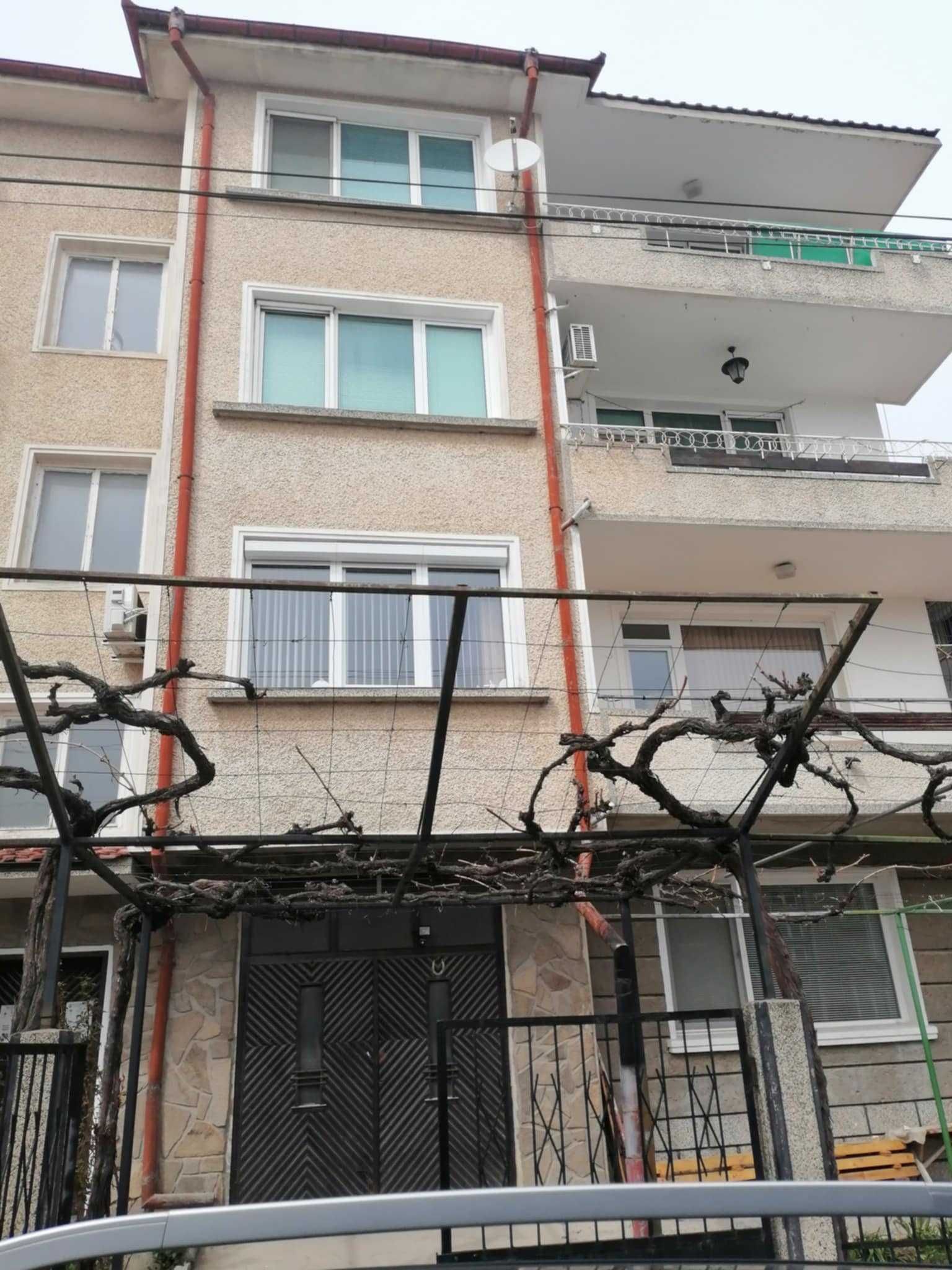 ПРОДАВАМ  къща велики преслав