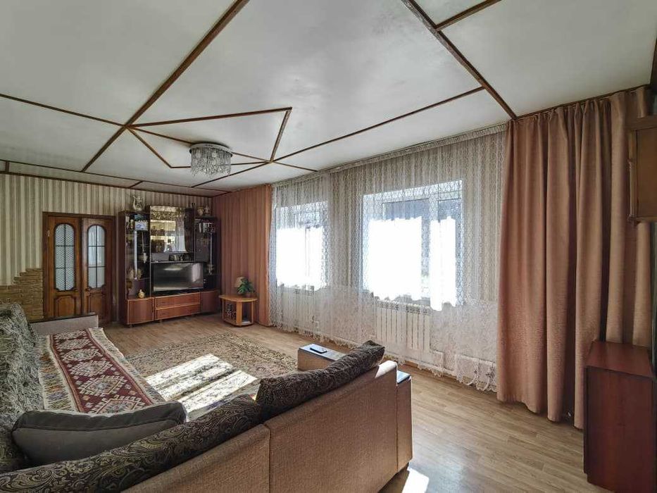 6-комнатный кирпичный дом 119м², 2 гаража, баня, зем уч 8с, Михайловка