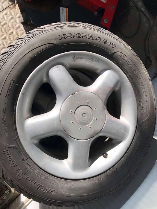 Продаю диски с шинами в отличном состоянии. Торг есть