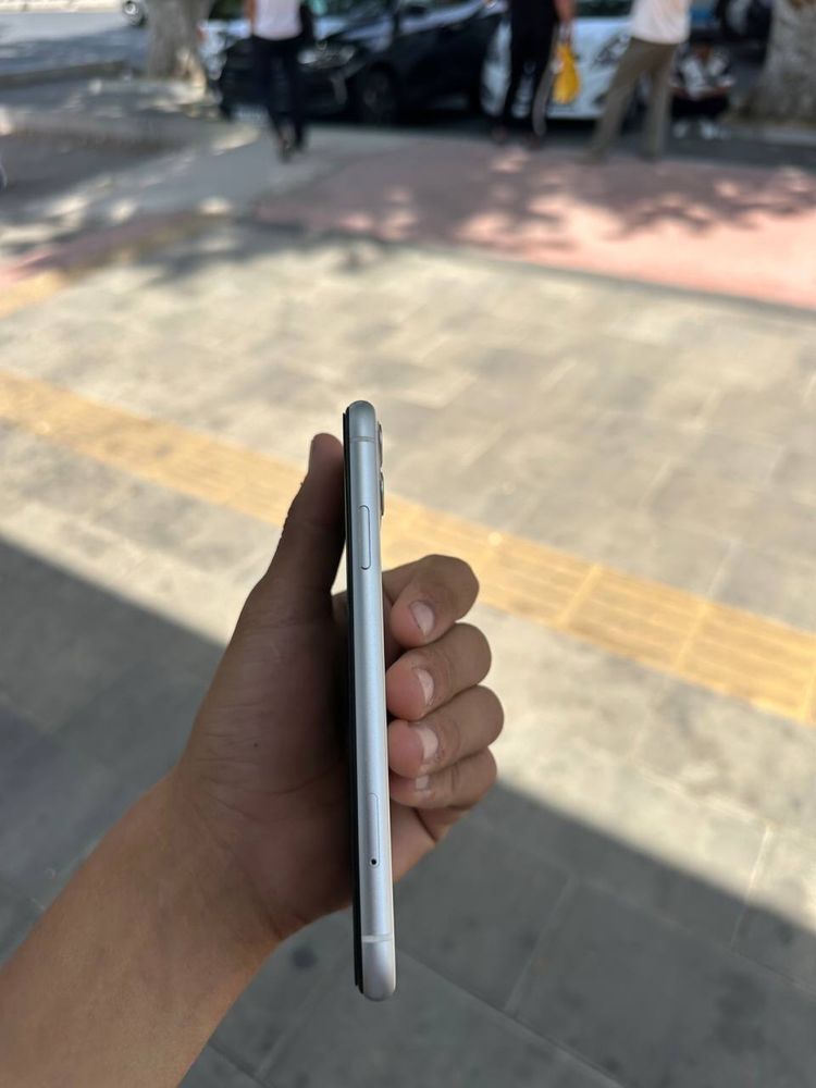 iphone 11 sotiladi