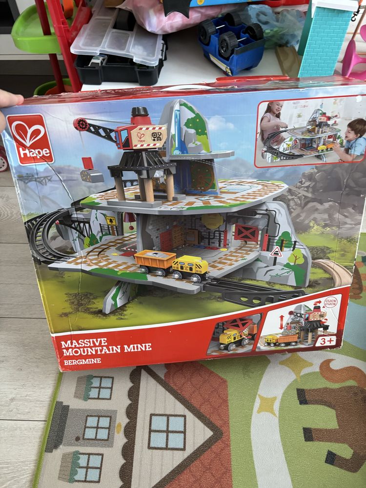 Hape планинска писта за влакчета с кран