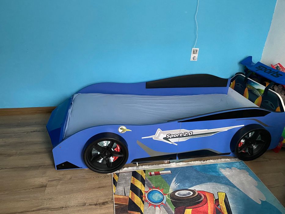 Vând pat mașină .Folosit foarte puțin