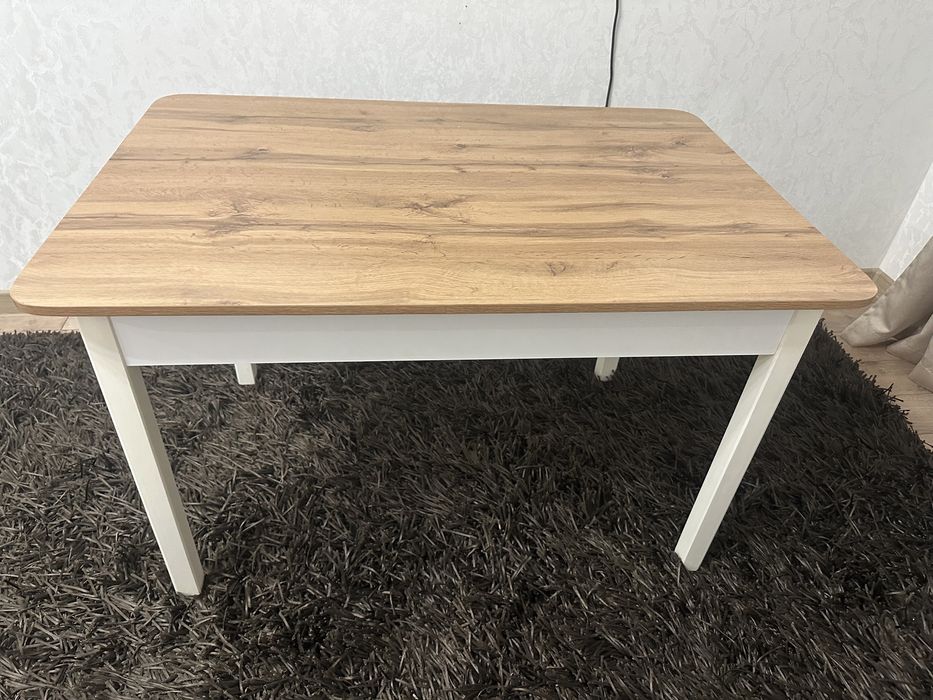 Продам стол деревянный