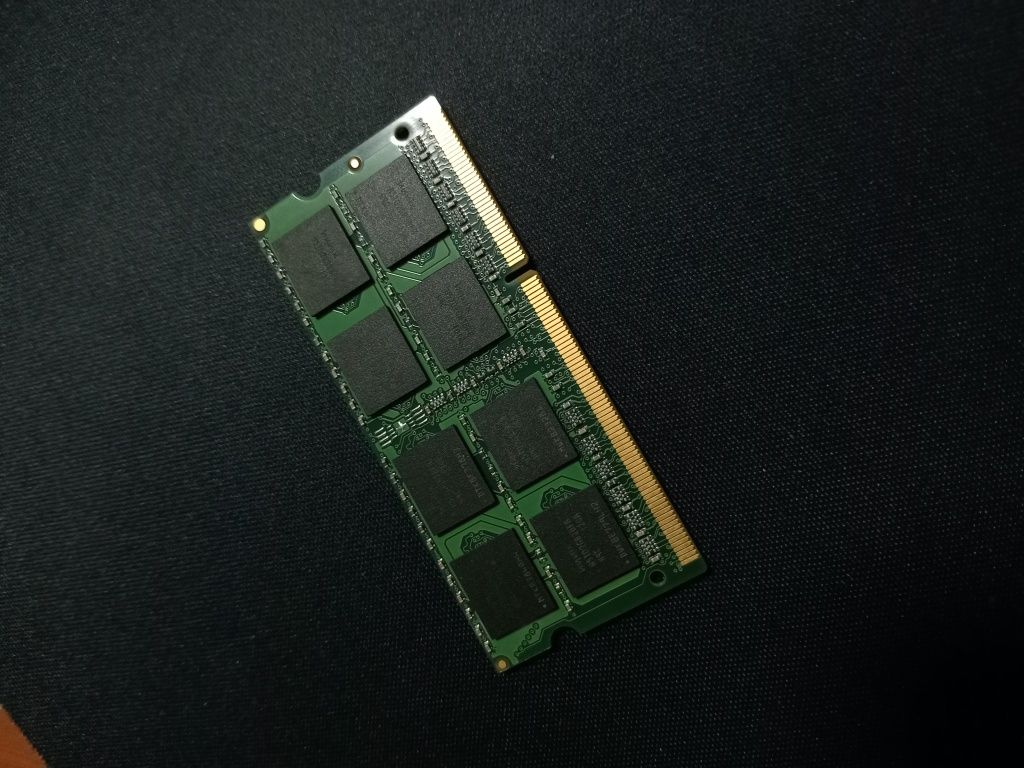 Прадам оперативную память для ноутбука 4гб, DDR3, 1333MHz
Писать в лич