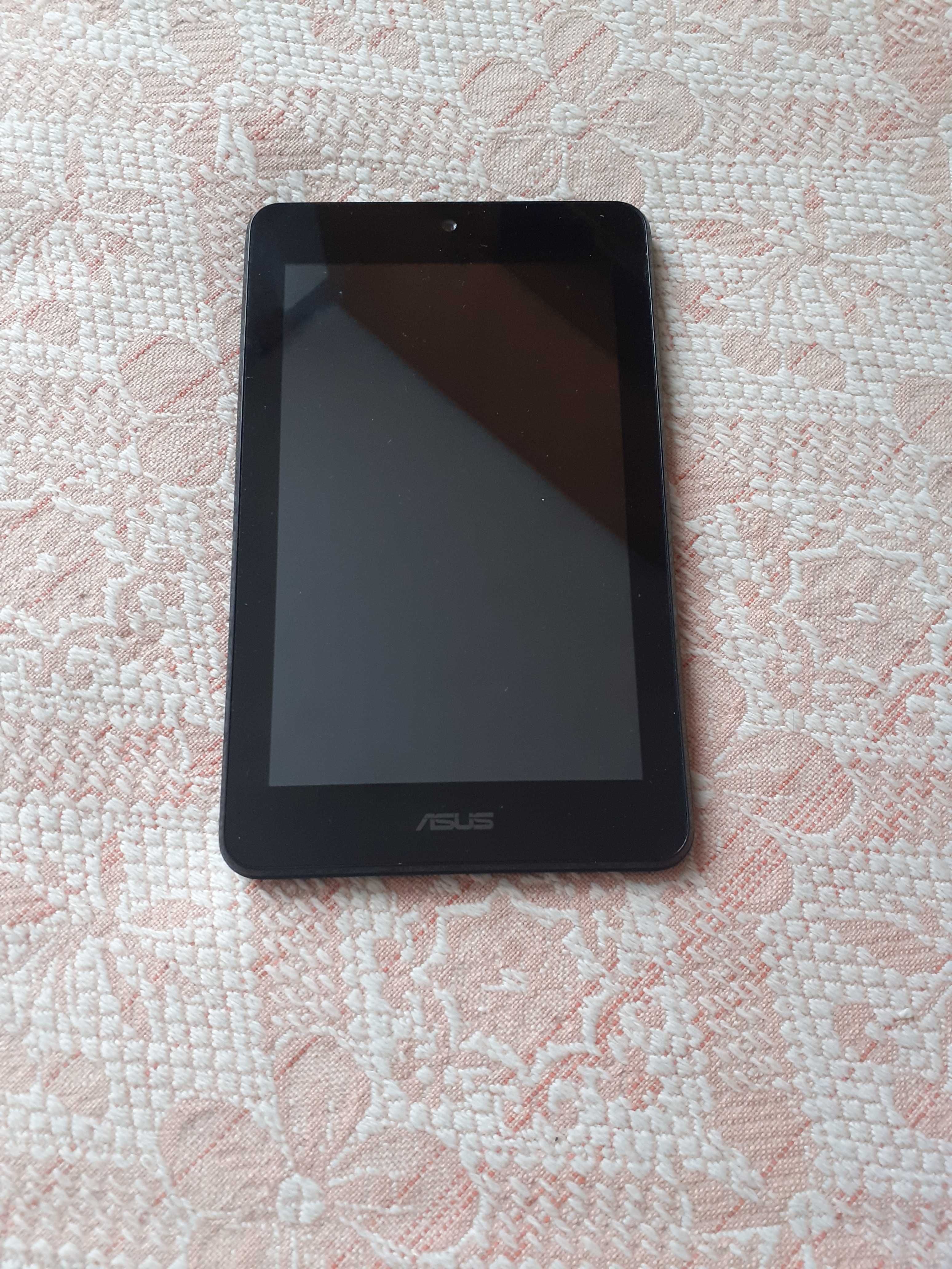 Продавам зарядно за таблет ASUS MEMO Pad 7 HD 7