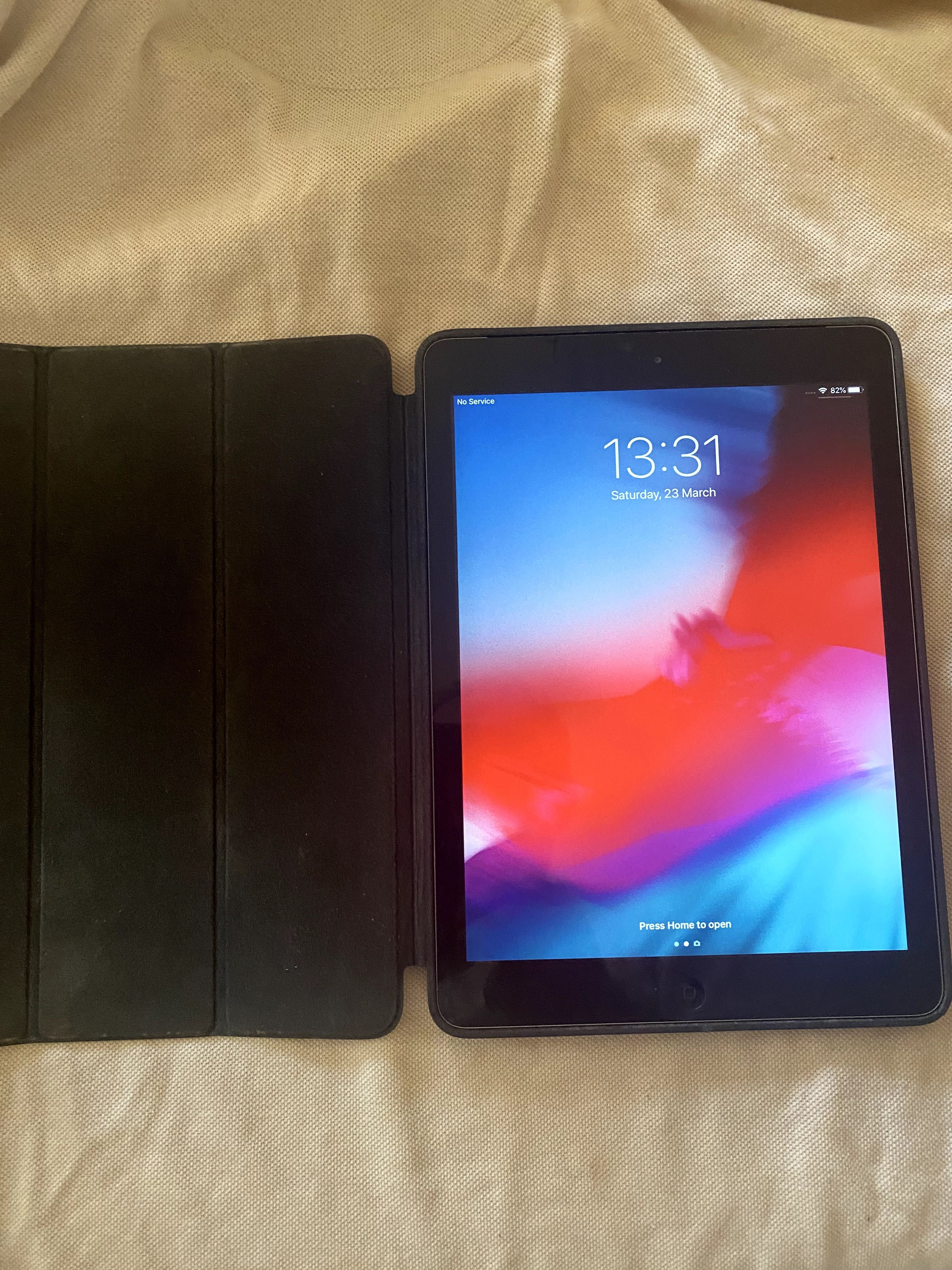 iPad Air, A1475, Wi-Fi-Cell, 16 GB