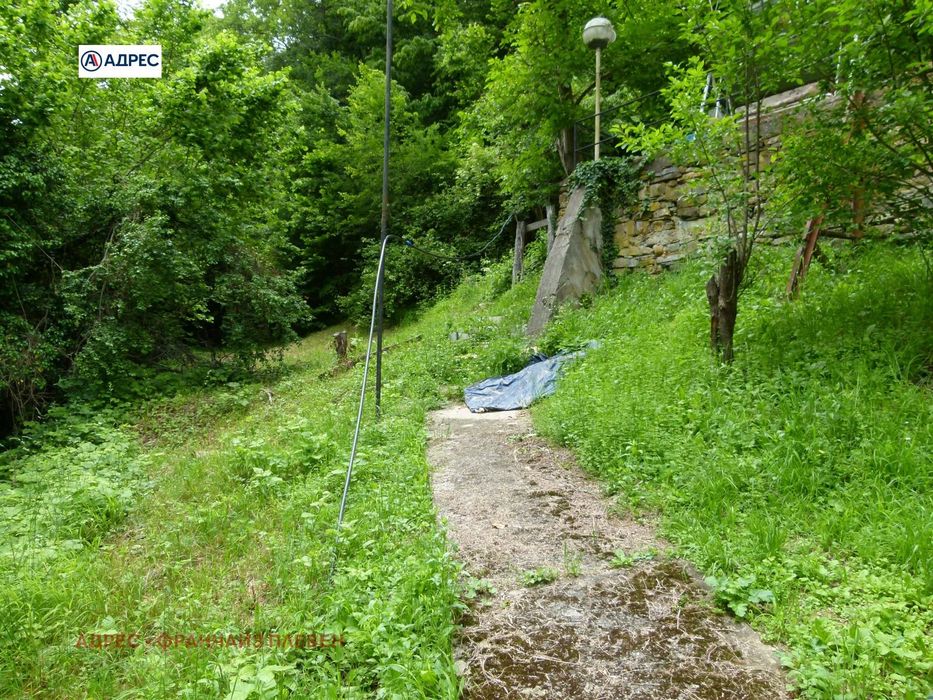 Парцел в Ловеч, област-с.Бели Осъм площ 1612 цена 25000