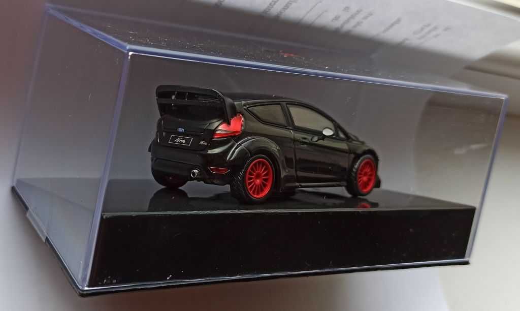 Macheta Ford Fiesta MK6 Custom 2011- IXO 1/43