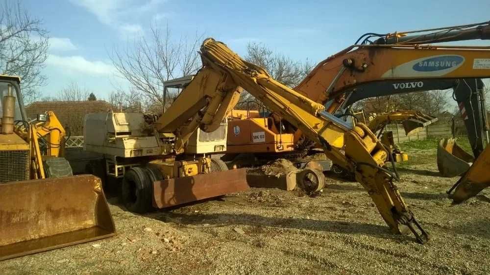 Dezmembrez Excavator pe roti Liebherr 911