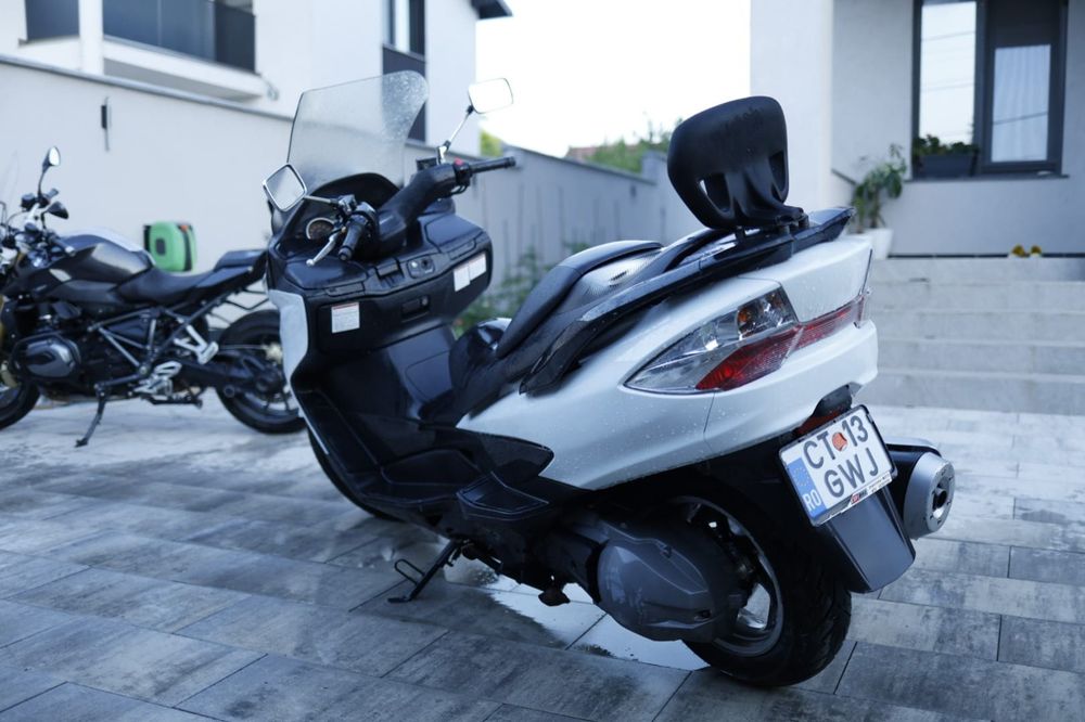 Suzuki Burgman 400