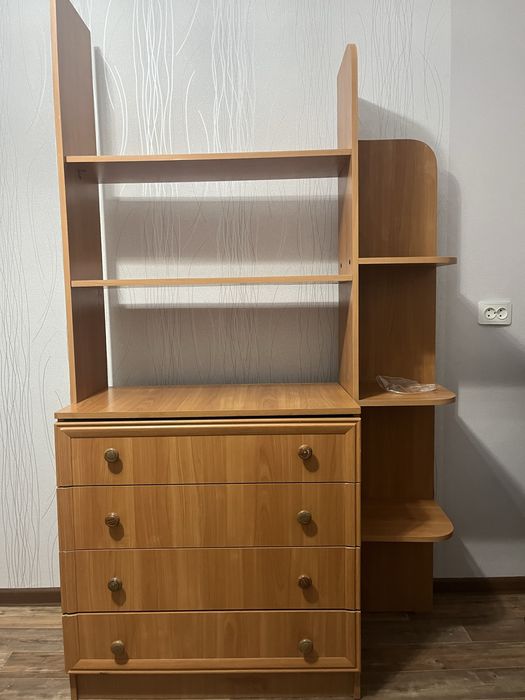Комод с полкой для детской комнаты продается не дорого