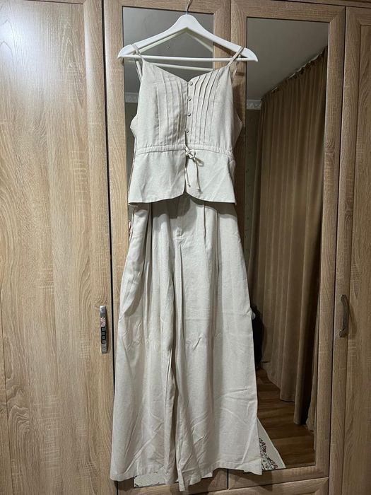 Продам костюм брючный