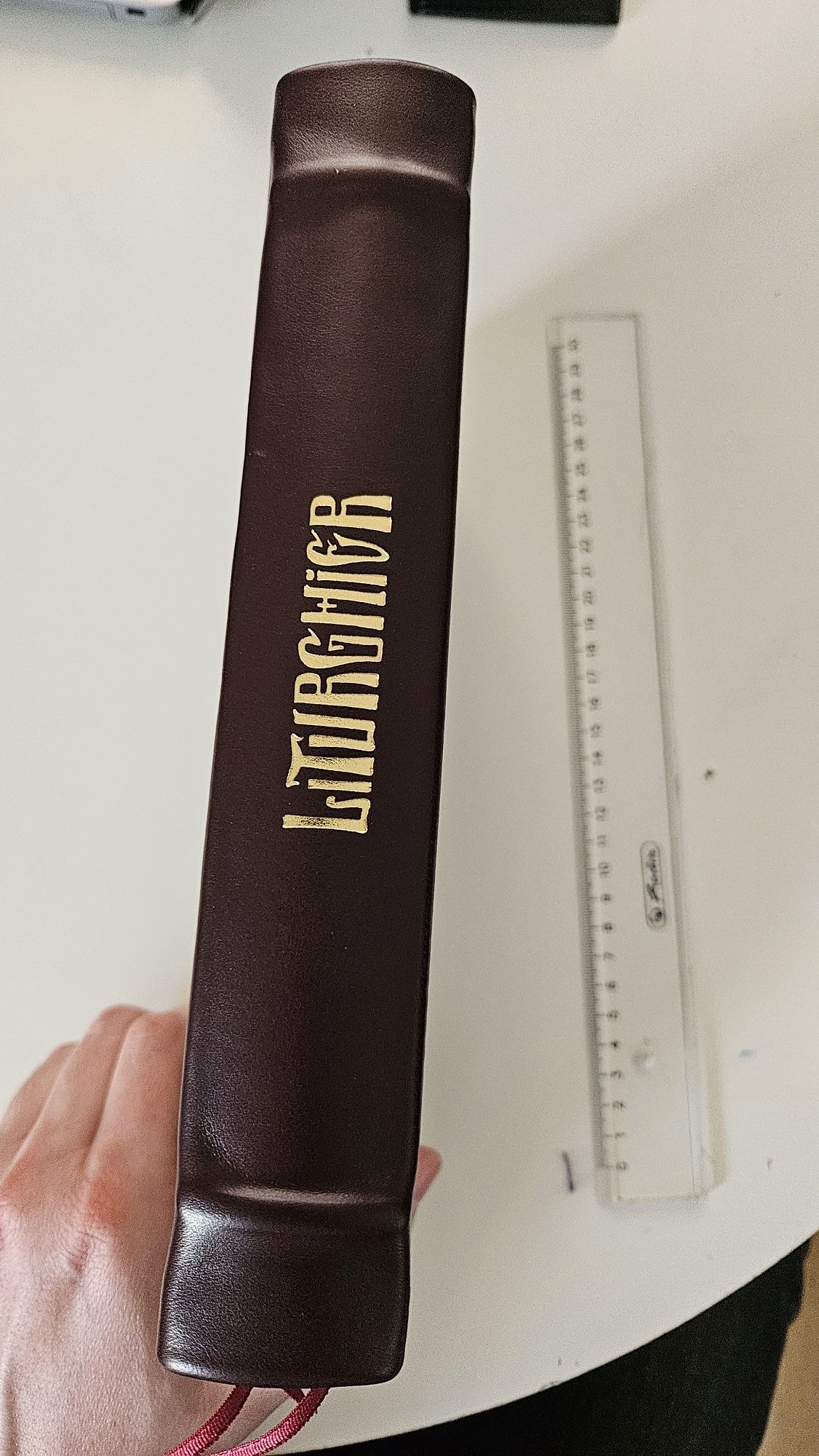 Liturghier legat în piele
